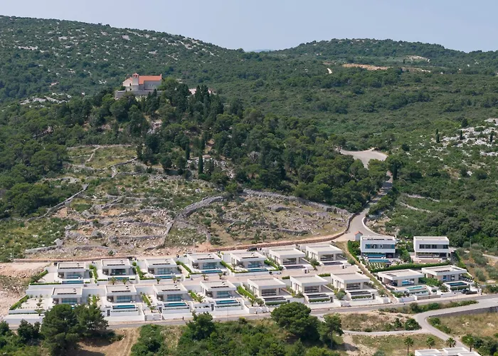 Cloud 9 D9 וילה טקון