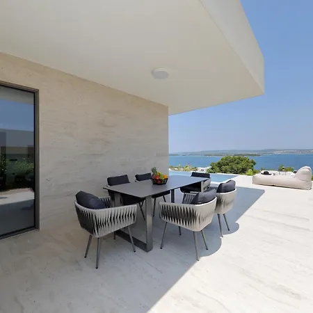 Cloud 9 D9 Villa Tkon