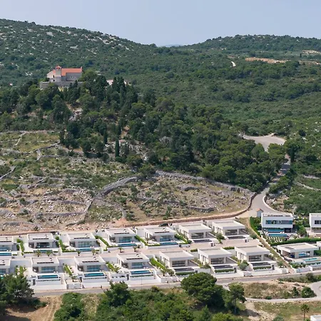 Cloud 9 D9 Villa Tkon